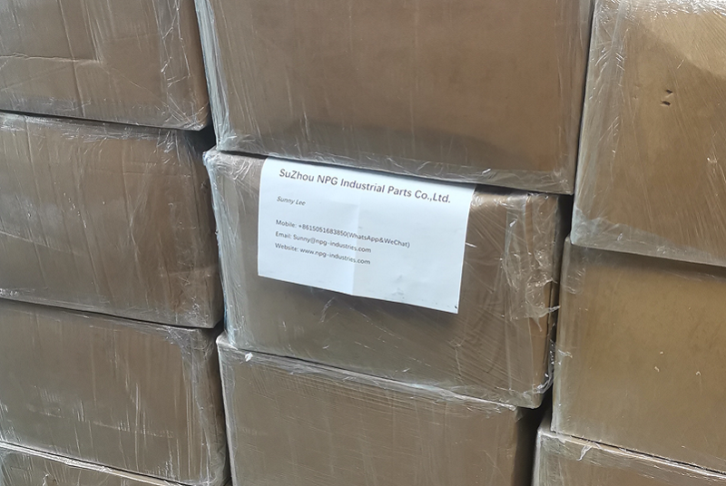 45000 PCSスリムリップバームチューブはカナダに発送する準備ができています