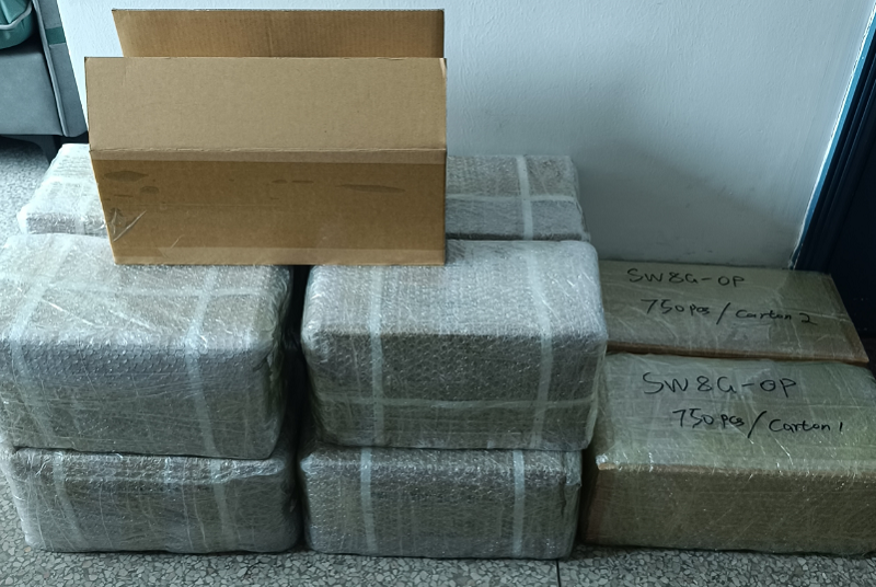 16000 個 6900ZZ;2040 個 634-ZZ;750 個 SW8G-OP;500 個の 63800-2RS の準備ができており、航空会社によってカナダに出荷されます